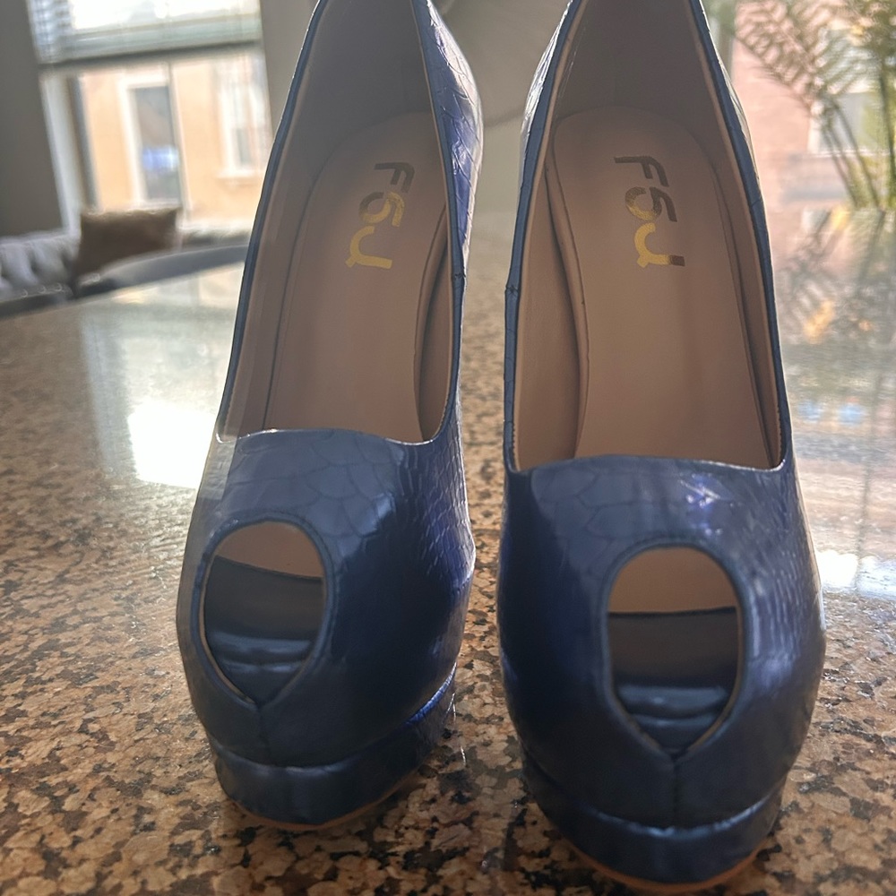 Blue shades platform high heels